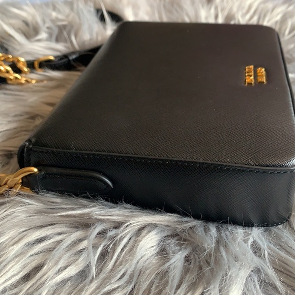 Authentic Prada
Flap Chain Small Black Saffiano Leather Shoulder Bag - Picture 6 of 16